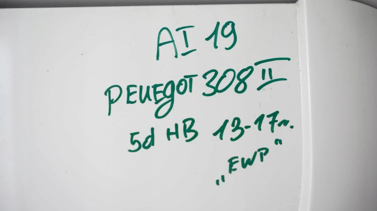 412ee82be1d0f8c267c70a0b910360b9.jpg